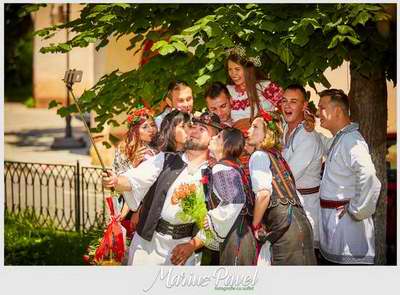 Fotografii civila costume traditionale romanesti